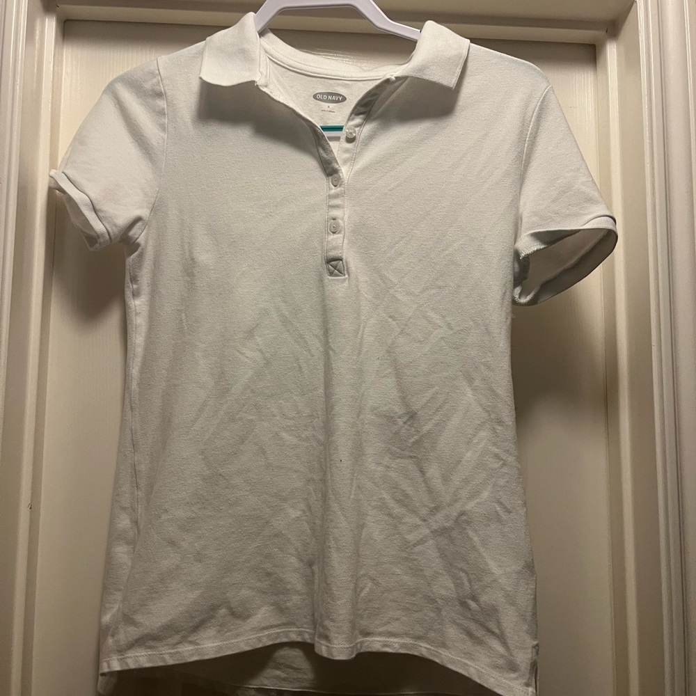 Men’s plain white collared shirt